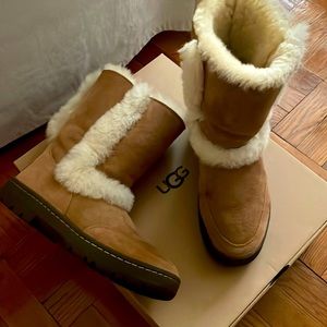 UGG Sundance Short II Booties